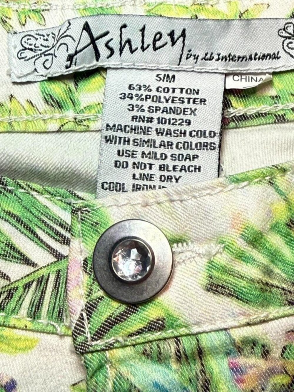 🌺Y2K tropical floral micro shorts 🌺 - Picture 2 of 5